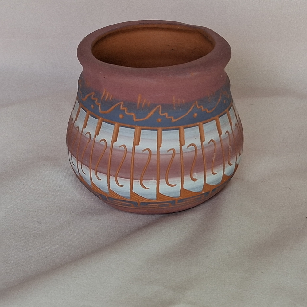 Native American Navajo Southwestern Terracotta Pottery Pot Geometric Signed 3"